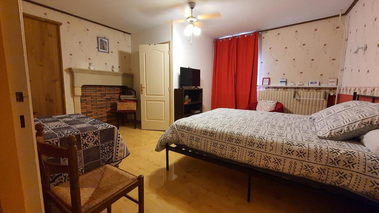 La Grange Des Roches Roses Acomodação com café da manhã Anchenoncourt-et-Chazel Quarto foto